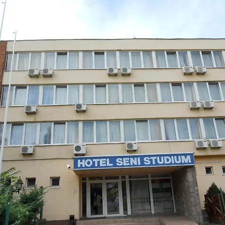 Отель Seni Studium 3*