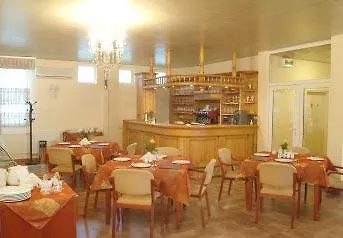 Hotel Seni Studium