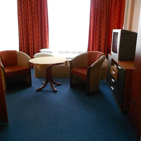Hotel Seni Studium