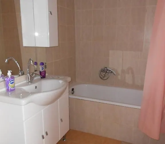 Seni Studium 酒店 3*