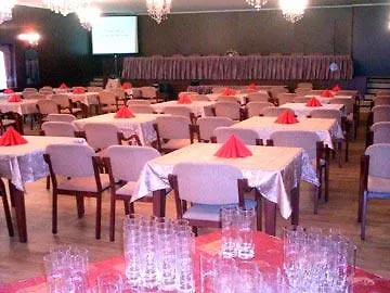 Seni Studium Otel